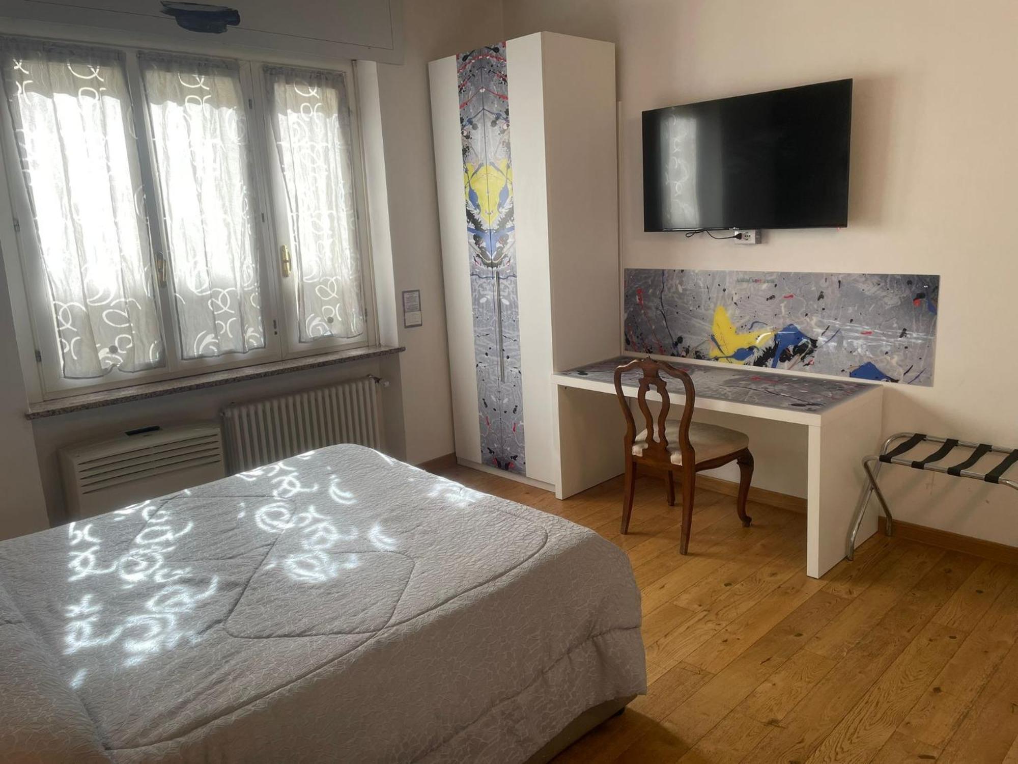 Rooms Of Love Pavia Exterior photo